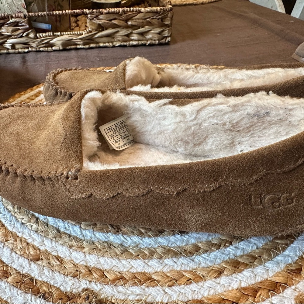UGG Moccasins women's 8